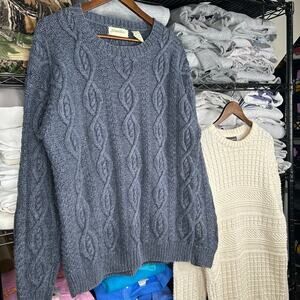 Vintage y2k St. John's Bay Navy Blue 3D Chunky Knit Sweater Size Medium